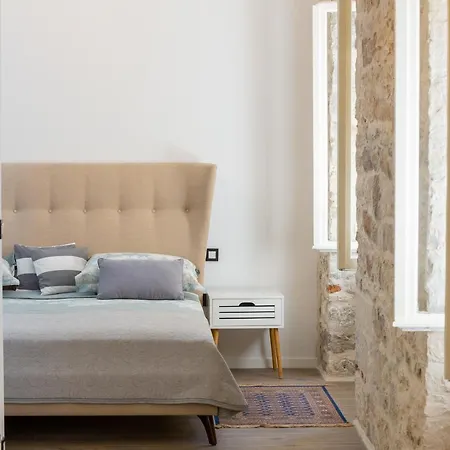 Forum Apartment Split