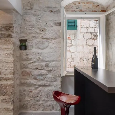 Forum Apartment *