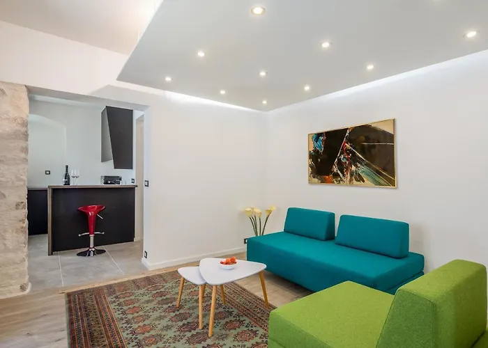 Forum Apartment Split